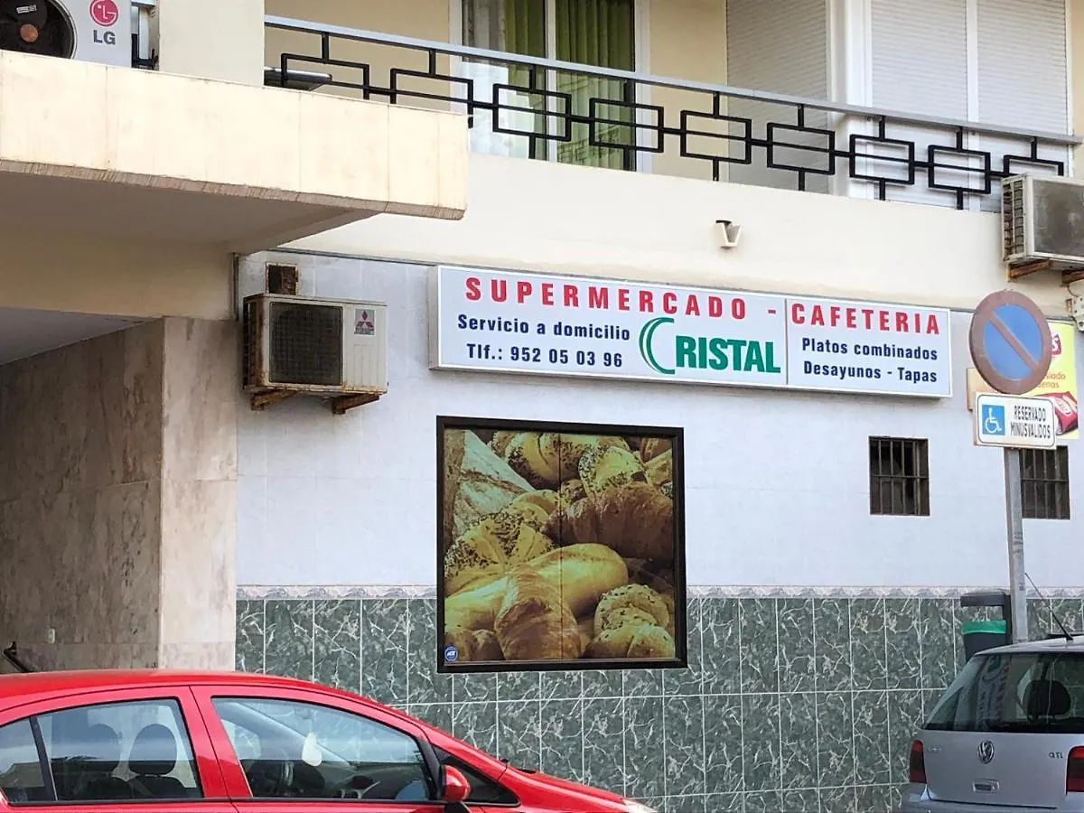 Apartamento Totalmente Reformado Con Piscina Y Jardines Al Lado De La Playa De La Carihuela Torremolinos Spain
