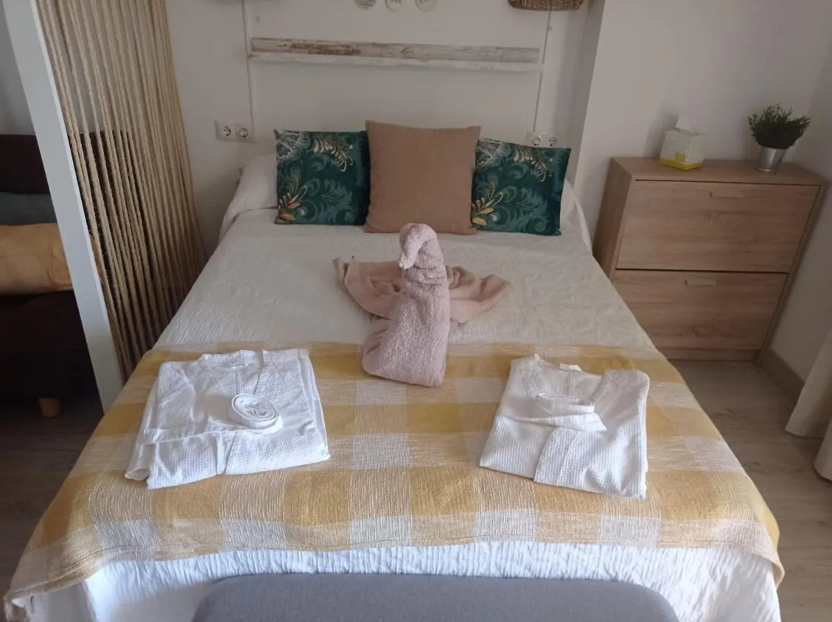 Apartamento Totalmente Reformado Con Piscina Y Jardines Al Lado De La Playa De La Carihuela Torremolinos Lejlighed