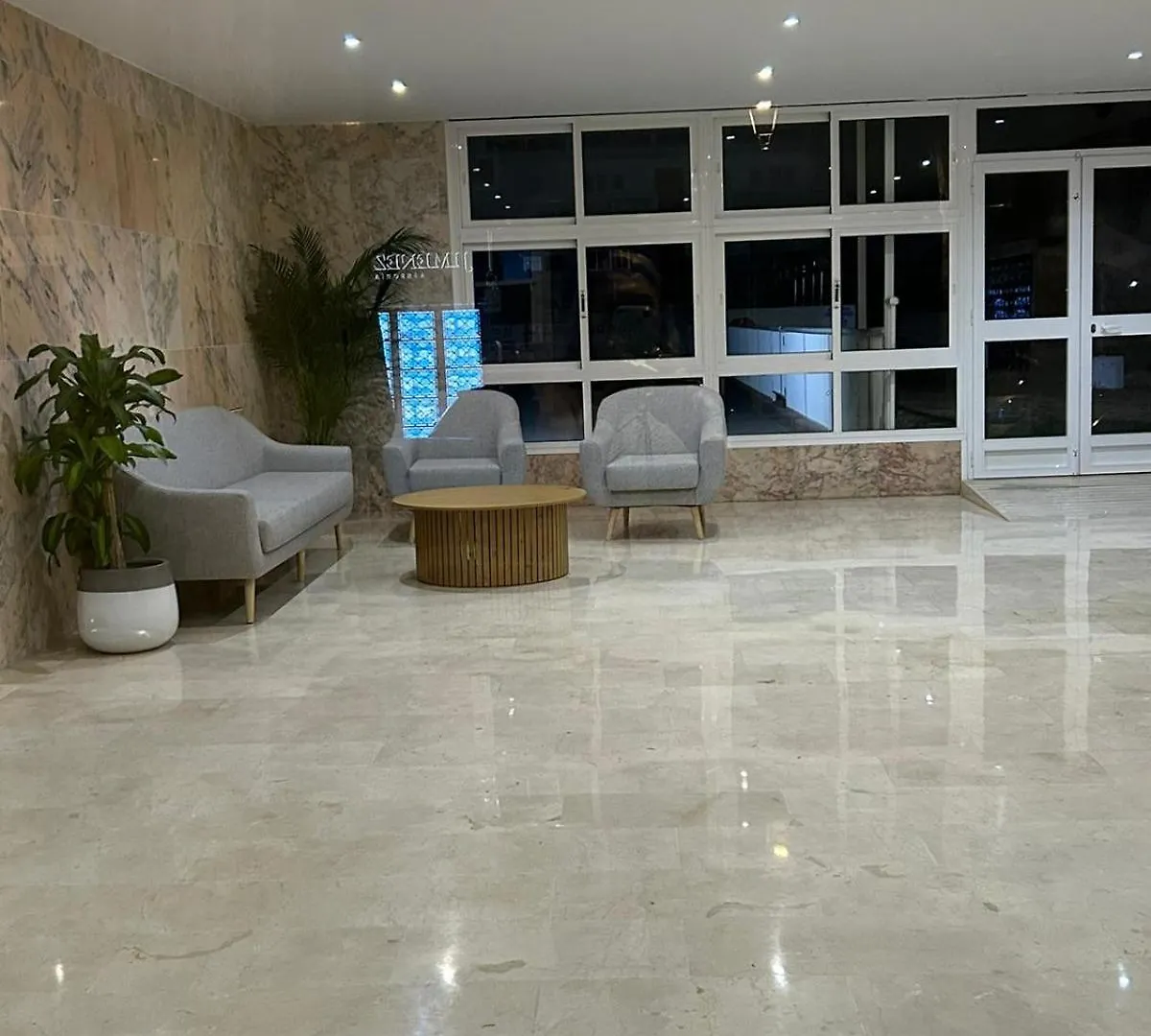 Apartamento Totalmente Reformado Con Piscina Y Jardines Al Lado De La Playa De La Carihuela Torremolinos 0*,